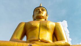 Pakse Iconic Golden Statue, Laos